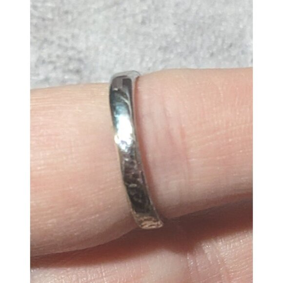 Elegant Whimsical Faux Sapphire Silver Tone Halo Ring Size 9 - Picture 7 of 13